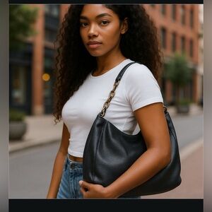 MICHAEL KORS Pebble Medium,Black Leather Hobo Shoulder Bag Tote Auth EUC